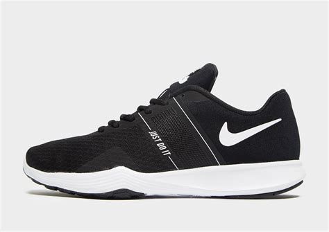 plain black nike trainers women's